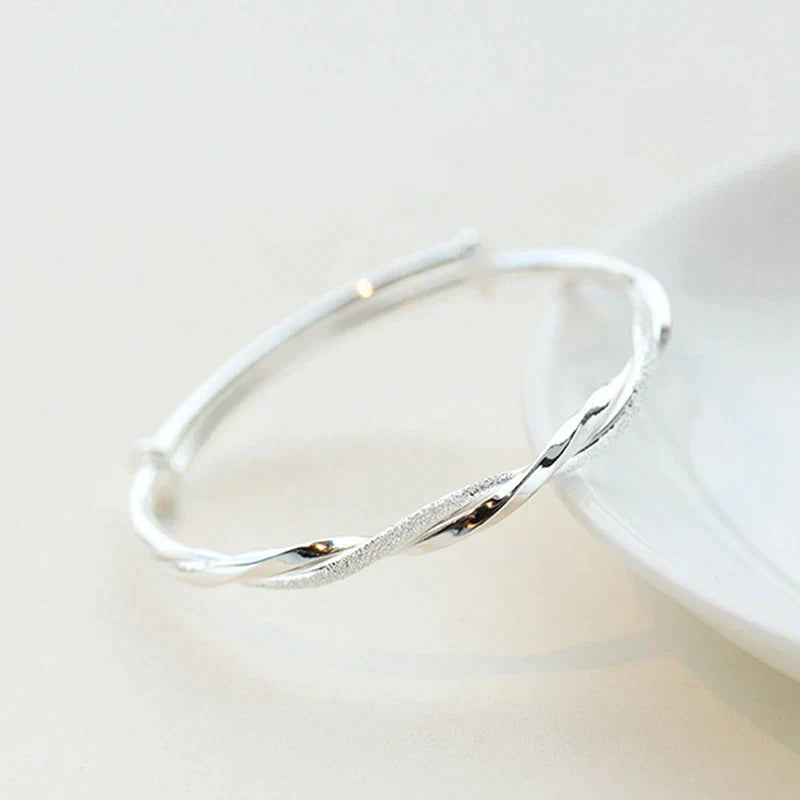 Nurozis | Twisted Silver Bracelet