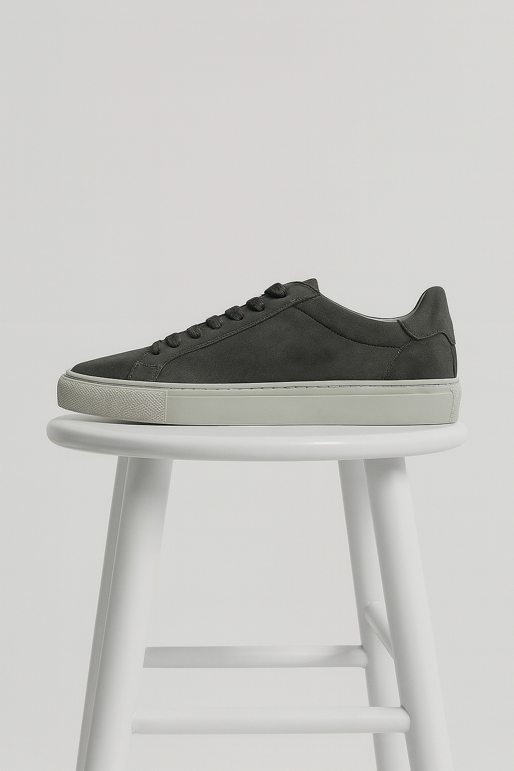 Nurozis | Classic Low-Top Sneakers