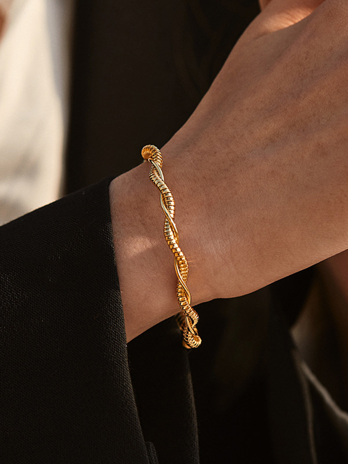 Nurozis | Gold Plated Twisted Open Bangle
