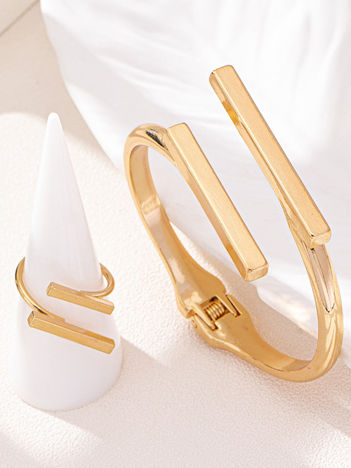 Nurozis | Gold Ring Bracelet Set