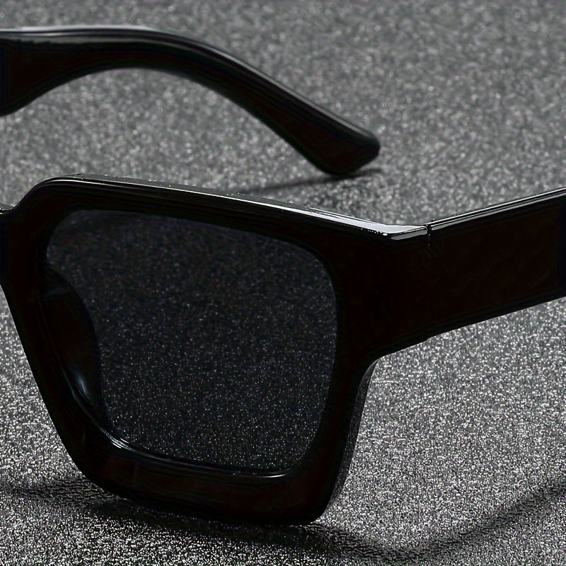 Men’s Retro Glasses Classic Square Frame Lightweight & Stylish