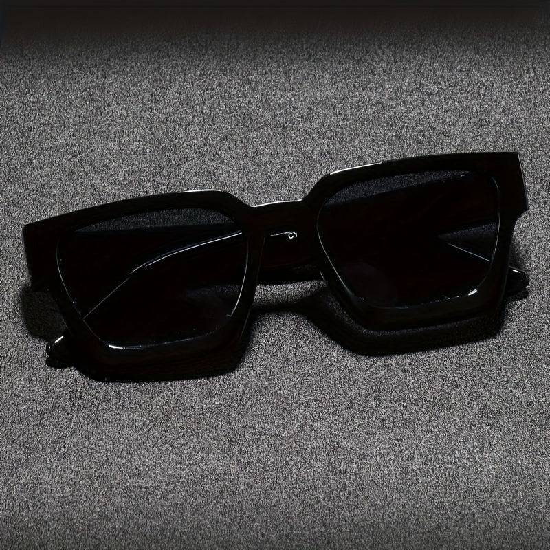 Men’s Retro Glasses Classic Square Frame Lightweight & Stylish