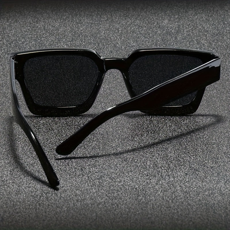 Men’s Retro Glasses Classic Square Frame Lightweight & Stylish